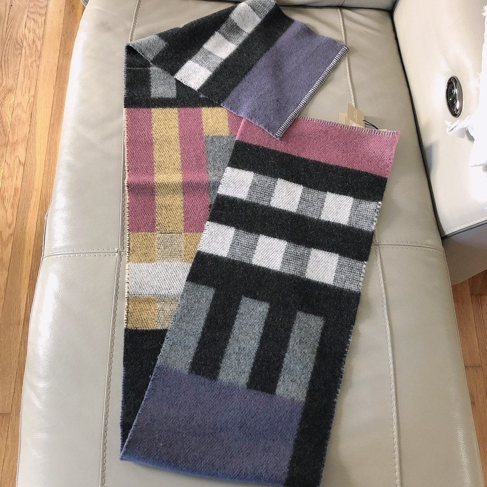 COPY - Burberry revisable wool scarf super warm NWT 200*30cm - Picture 3 of 8